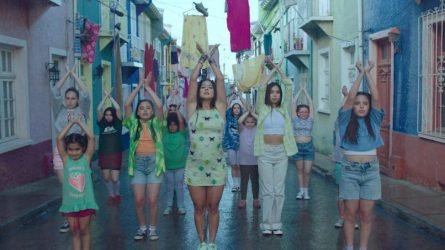 Denise Rosenthal y Unicef se unen en nueva versión de “Agua Segura”