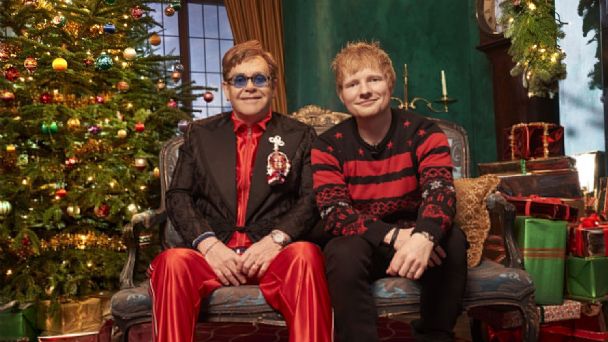 Elton John y Ed Sheeran unen sus voces para su nuevo villancico “Merry Christmas”