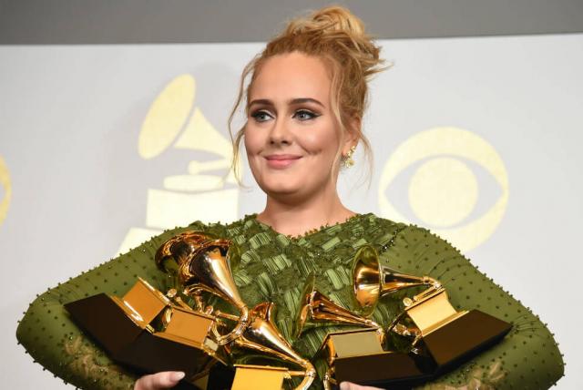 Tras efecto Adele: Las ventas de vinilos y CD aumentaron en el año 2021