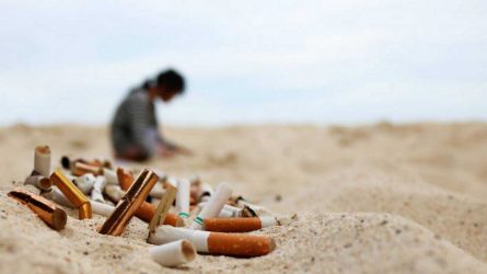 Fue aprobado proyecto que prohíbe lanzar colillas y fumar en las playas