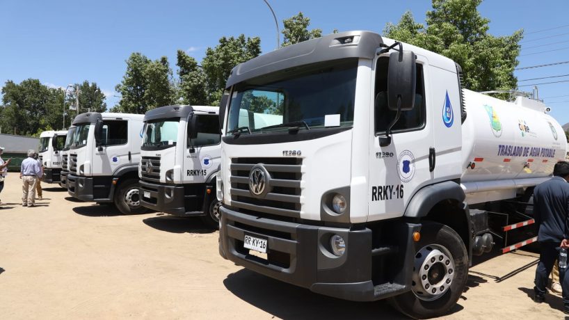 Para afrontar la crisis hídrica: Gobierno Regional de Valparaíso entregó ocho camiones aljibe a municipios de la Provincia de San Felipe