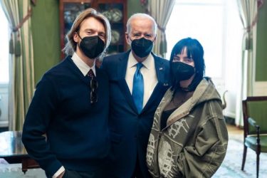 Billie Eilish y su hermano fueron invitados a la Casa Blanca