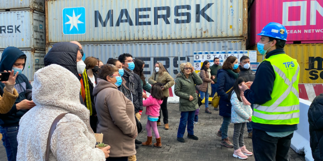 Valparaíso: “Conoce tu Puerto” recibió a familias porteñas con recorrido por TPS