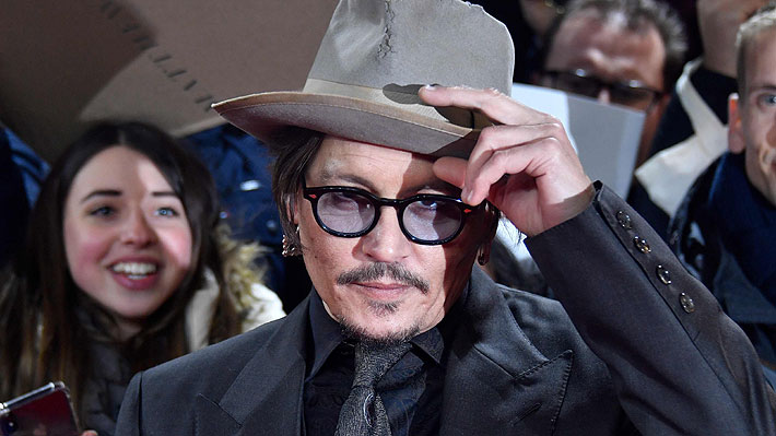 Revelan la primera imagen de Johnny Depp como Luis XV, su primer papel en tres años