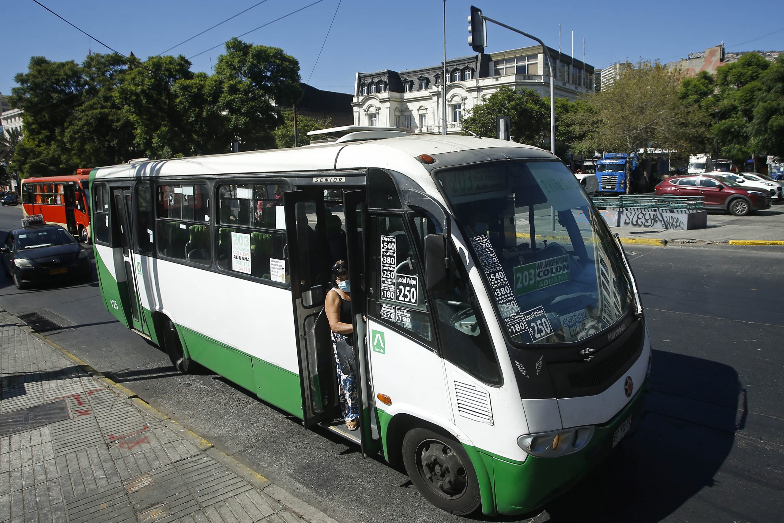 V Región: Merval anuncia acceso gratuíto en sus servicios y microbuses continuarán con su tarifa normal durante plebiscito