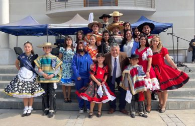 Limache: Comuna inicia las actividades de Fiestas Patrias con el izamiento de la bandera nacional 