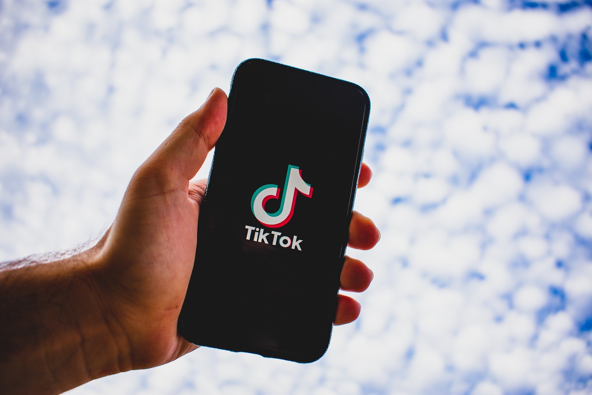 Casi un 20% de noticias en TikTok contienen información errónea, según estudio 