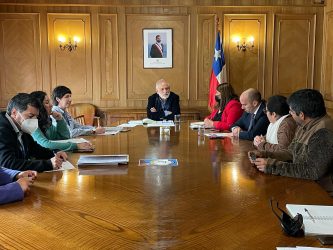 Papudo: Alcaldesa se reúne con Ministro de Vivienda para agilizar soluciones habitacionales del comité Los Lilenes 