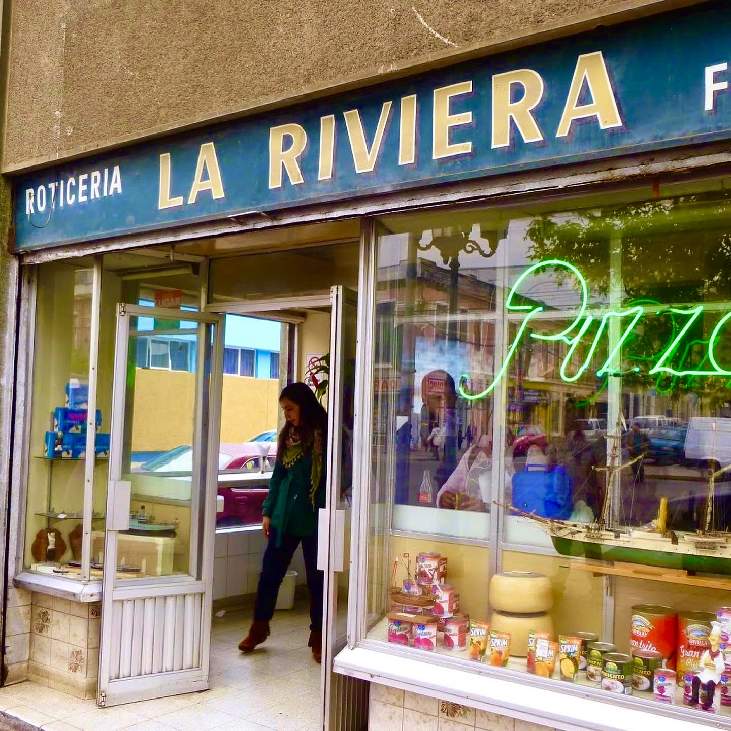 Pizzas «La Riviera»: Emblemático local de Valparaíso reabre sus puertas tras años de cierre