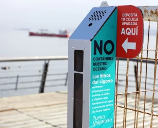 Valparaíso: Puerto y Seremi de Medio Ambiente inauguran receptáculos de colillas de cigarro en borde costero