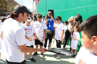 V Región: Nicolás Massú y Hans Gildemeister realizaron talleres sociales de tenis en Valparaíso y Viña del Mar