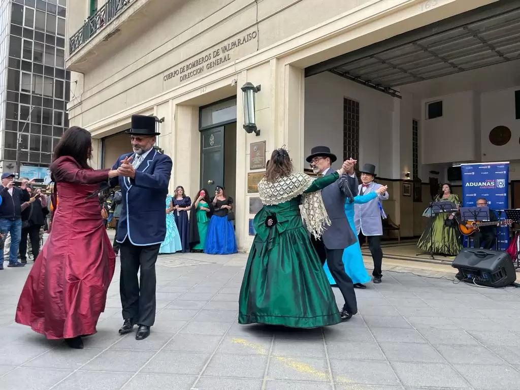 Valparaíso: Servicio Nacional de Aduanas se incorporó con gran asistencia al Día de los Patrimonios